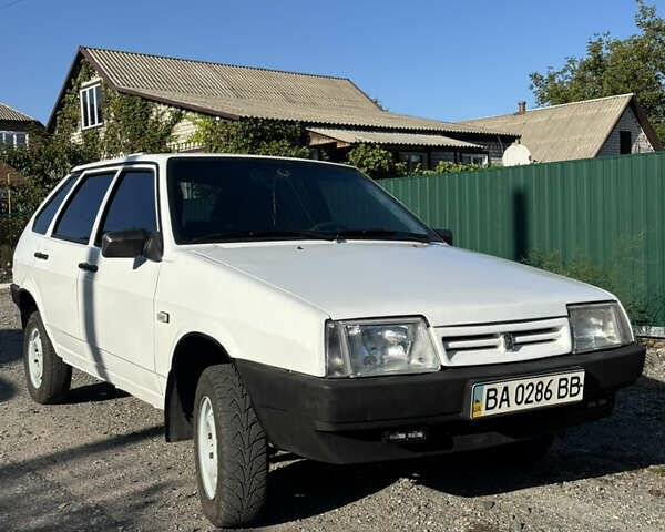 ВАЗ 2109 1990 в Кропивницком (Кировограде) на Automoto.ua Белый ВАЗ 2109, объемом двигателя 1.5 л и пробегом 130 тыс. км за 2000 $, фото 1 на Automoto.ua