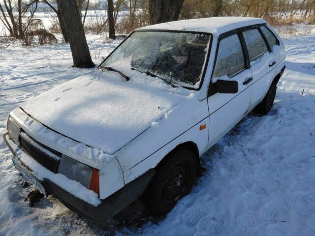 Белый ВАЗ 2109, объемом двигателя 1.5 л и пробегом 100 тыс. км за 336 $, фото 1 на Automoto.ua