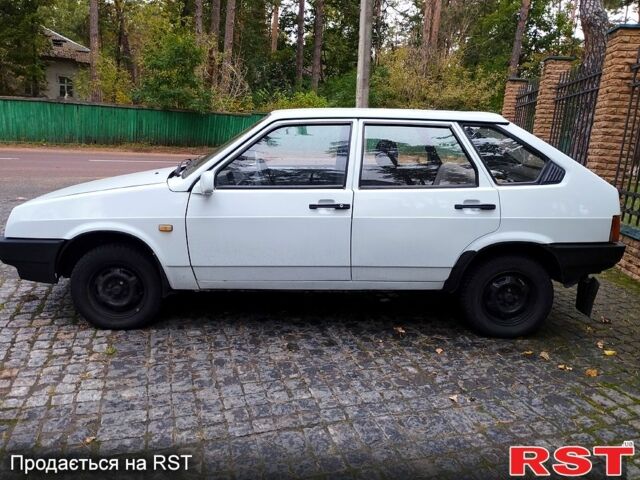 Белый ВАЗ 2109, объемом двигателя 1.5 л и пробегом 400 тыс. км за 1700 $, фото 1 на Automoto.ua