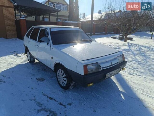 Белый ВАЗ 2109, объемом двигателя 1.5 л и пробегом 280 тыс. км за 750 $, фото 1 на Automoto.ua