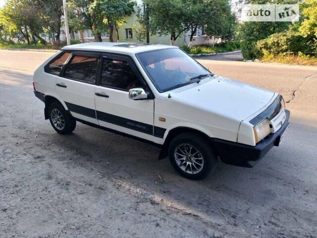 Белый ВАЗ 2109, объемом двигателя 1.5 л и пробегом 200 тыс. км за 950 $, фото 1 на Automoto.ua