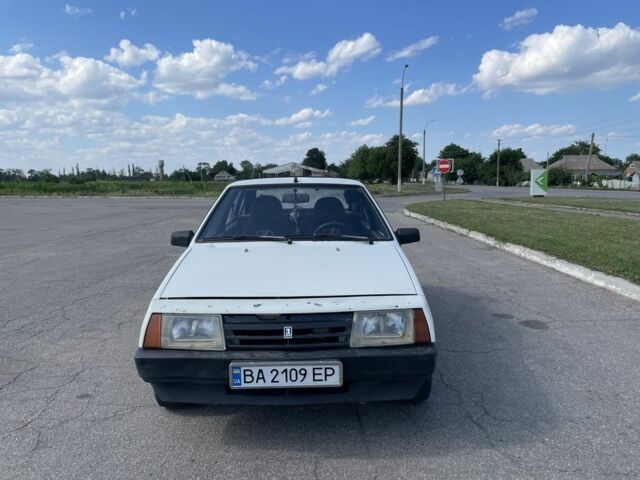 Белый ВАЗ 2109, объемом двигателя 1.5 л и пробегом 150 тыс. км за 1099 $, фото 1 на Automoto.ua