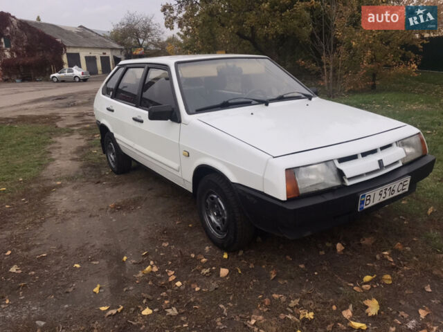 Белый ВАЗ 2109, объемом двигателя 1.6 л и пробегом 300 тыс. км за 1700 $, фото 1 на Automoto.ua