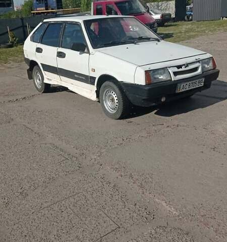 Белый ВАЗ 2109, объемом двигателя 1.3 л и пробегом 222 тыс. км за 600 $, фото 1 на Automoto.ua