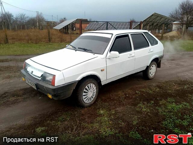 Белый ВАЗ 2109, объемом двигателя 1.1 л и пробегом 0 тыс. км за 1000 $, фото 1 на Automoto.ua