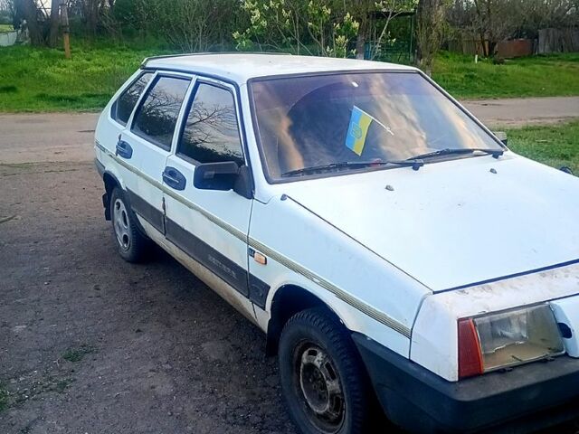 Белый ВАЗ 2109, объемом двигателя 1.5 л и пробегом 0 тыс. км за 450 $, фото 1 на Automoto.ua