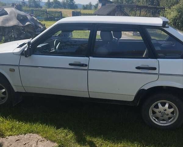 Белый ВАЗ 2109, объемом двигателя 1.5 л и пробегом 87 тыс. км за 1350 $, фото 1 на Automoto.ua