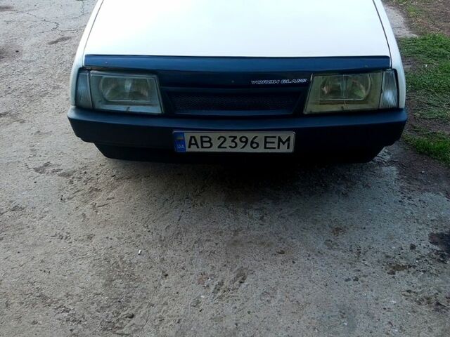 Белый ВАЗ 2109, объемом двигателя 1.5 л и пробегом 0 тыс. км за 1000 $, фото 1 на Automoto.ua