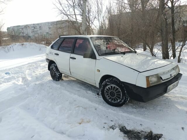 Білий ВАЗ 2109, об'ємом двигуна 2 л та пробігом 30 тис. км за 1000 $, фото 1 на Automoto.ua