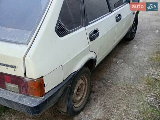 Белый ВАЗ 2109, объемом двигателя 0 л и пробегом 100 тыс. км за 528 $, фото 1 на Automoto.ua