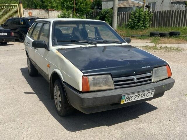 Белый ВАЗ 2109, объемом двигателя 1.5 л и пробегом 200 тыс. км за 450 $, фото 1 на Automoto.ua
