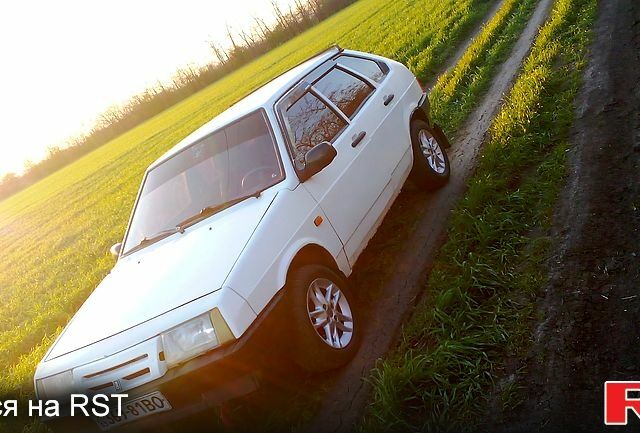 Белый ВАЗ 2109, объемом двигателя 1.6 л и пробегом 432 тыс. км за 1400 $, фото 1 на Automoto.ua