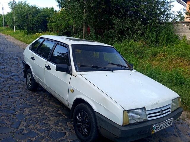 Белый ВАЗ 2109, объемом двигателя 1.5 л и пробегом 200 тыс. км за 550 $, фото 1 на Automoto.ua