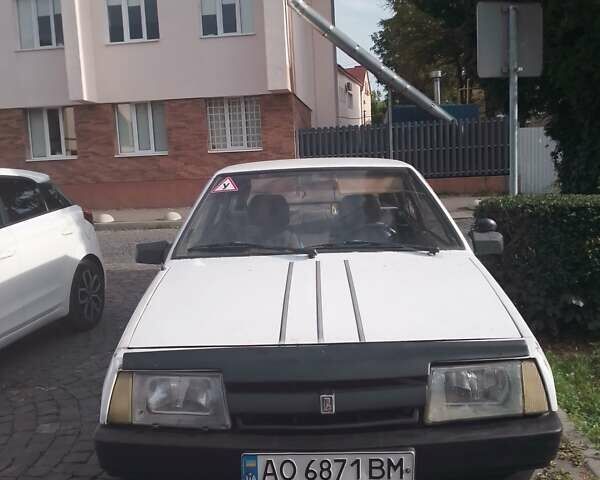 Белый ВАЗ 2109, объемом двигателя 1.3 л и пробегом 401 тыс. км за 650 $, фото 1 на Automoto.ua