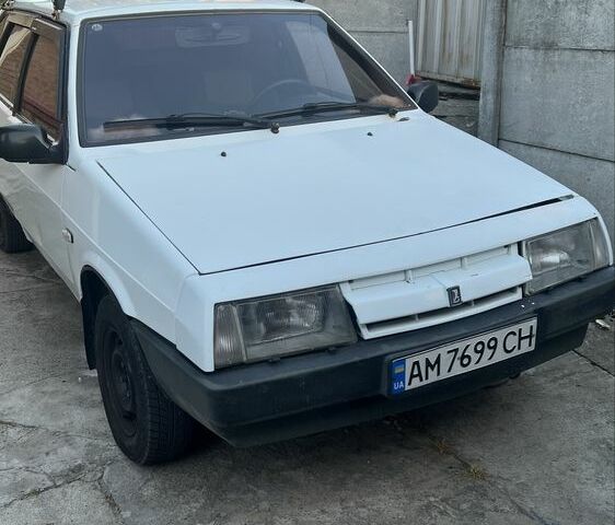 Белый ВАЗ 2109, объемом двигателя 1.3 л и пробегом 300 тыс. км за 750 $, фото 1 на Automoto.ua