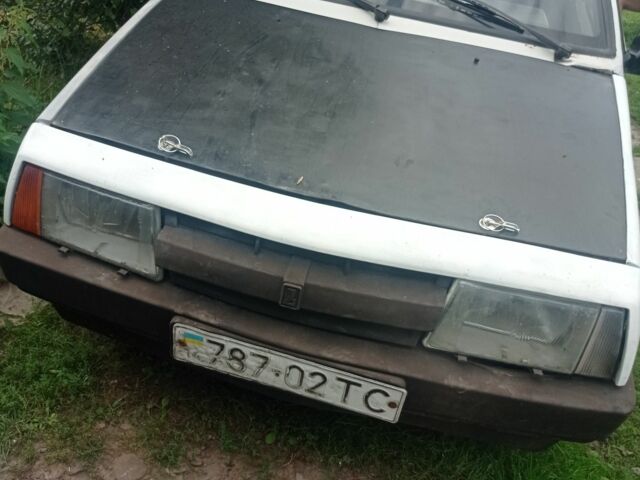Белый ВАЗ 2109, объемом двигателя 1 л и пробегом 1 тыс. км за 400 $, фото 1 на Automoto.ua