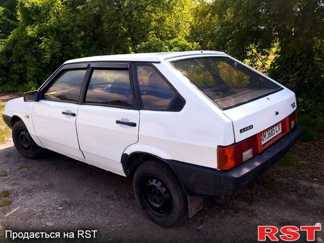 Белый ВАЗ 2109, объемом двигателя 1.5 л и пробегом 200 тыс. км за 699 $, фото 1 на Automoto.ua