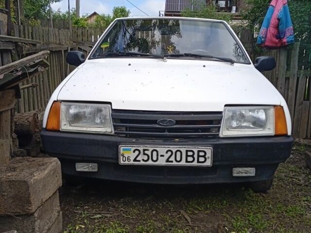 Белый ВАЗ 2109, объемом двигателя 1.5 л и пробегом 240 тыс. км за 650 $, фото 1 на Automoto.ua
