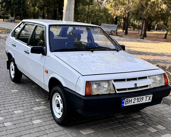 Белый ВАЗ 2109, объемом двигателя 1.5 л и пробегом 105 тыс. км за 3000 $, фото 1 на Automoto.ua
