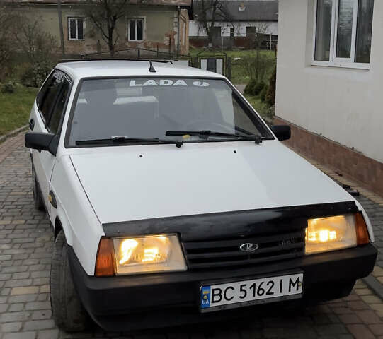 Белый ВАЗ 2109, объемом двигателя 1.5 л и пробегом 283 тыс. км за 826 $, фото 1 на Automoto.ua