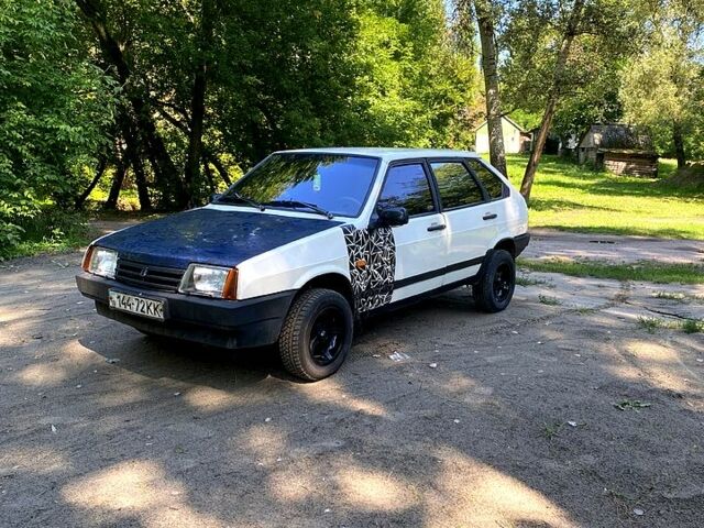 Білий ВАЗ 2109, об'ємом двигуна 1.5 л та пробігом 100 тис. км за 1100 $, фото 1 на Automoto.ua
