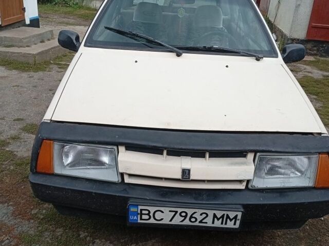 Белый ВАЗ 2109, объемом двигателя 1.5 л и пробегом 65 тыс. км за 800 $, фото 1 на Automoto.ua