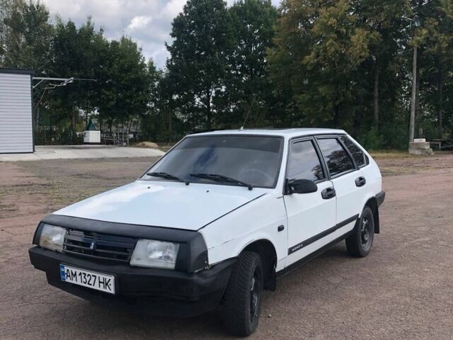 Белый ВАЗ 2109, объемом двигателя 1.3 л и пробегом 200 тыс. км за 1002 $, фото 1 на Automoto.ua