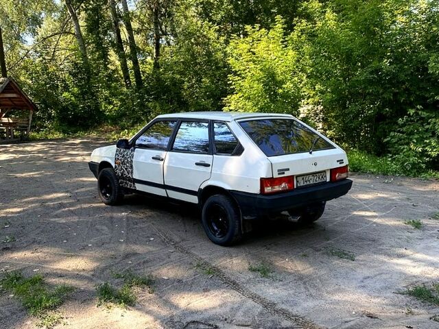 Белый ВАЗ 2109, объемом двигателя 1.5 л и пробегом 100 тыс. км за 900 $, фото 1 на Automoto.ua