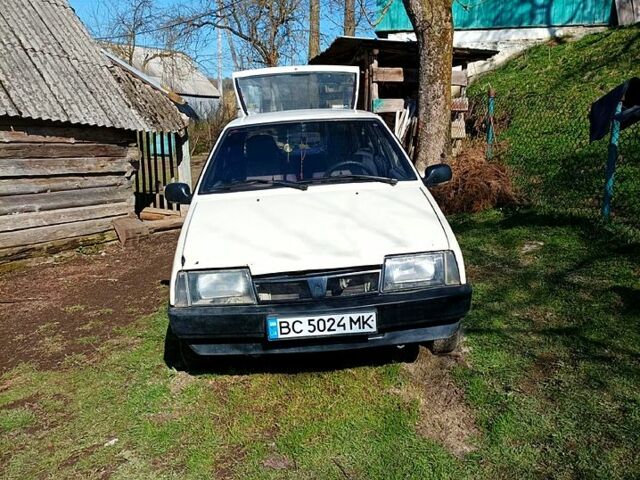 Білий ВАЗ 2109, об'ємом двигуна 1.5 л та пробігом 0 тис. км за 1000 $, фото 1 на Automoto.ua