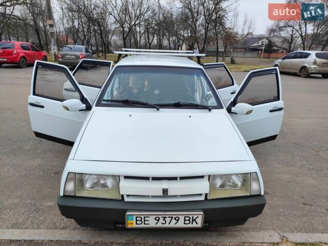 Белый ВАЗ 2109, объемом двигателя 1.5 л и пробегом 400 тыс. км за 2500 $, фото 1 на Automoto.ua