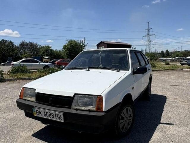 Белый ВАЗ 2109, объемом двигателя 1.5 л и пробегом 250 тыс. км за 650 $, фото 1 на Automoto.ua