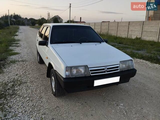 Білий ВАЗ 2109, об'ємом двигуна 1.5 л та пробігом 138 тис. км за 1000 $, фото 1 на Automoto.ua