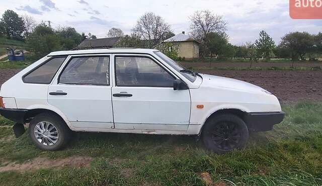 Белый ВАЗ 2109, объемом двигателя 1.5 л и пробегом 200 тыс. км за 750 $, фото 1 на Automoto.ua