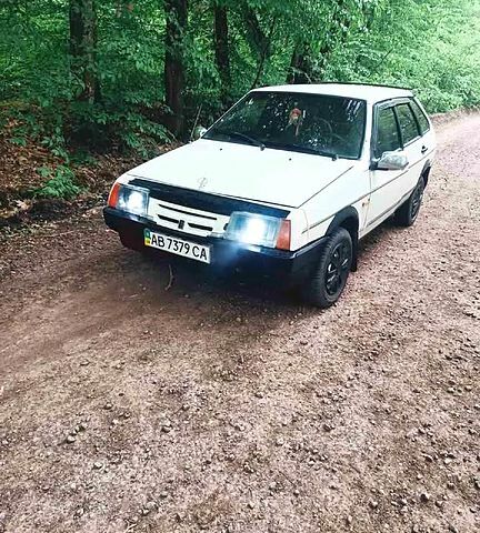 Белый ВАЗ 2109, объемом двигателя 1.3 л и пробегом 0 тыс. км за 700 $, фото 1 на Automoto.ua