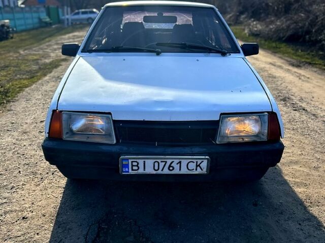 Белый ВАЗ 2109, объемом двигателя 1.5 л и пробегом 150 тыс. км за 950 $, фото 1 на Automoto.ua