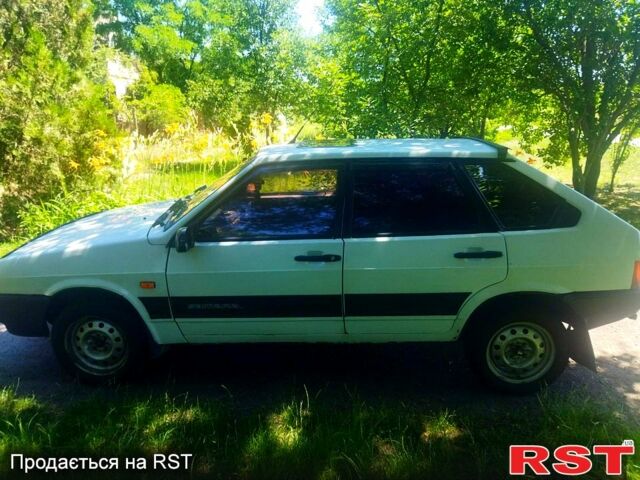 Белый ВАЗ 2109, объемом двигателя 1.5 л и пробегом 300 тыс. км за 1700 $, фото 1 на Automoto.ua