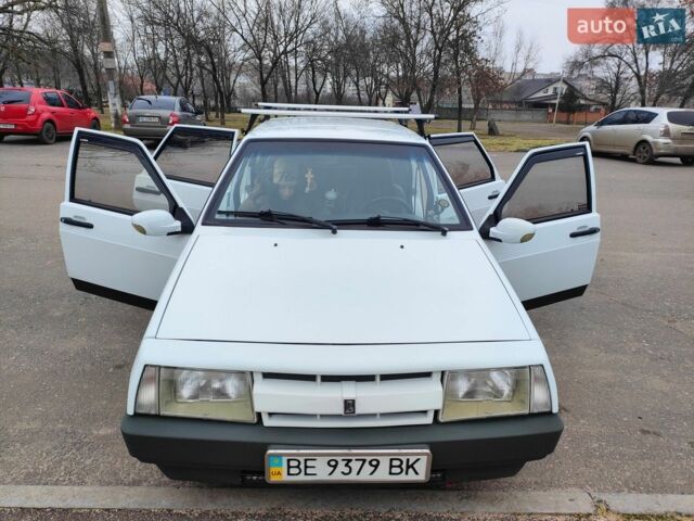 Белый ВАЗ 2109, объемом двигателя 1.5 л и пробегом 400 тыс. км за 2500 $, фото 1 на Automoto.ua