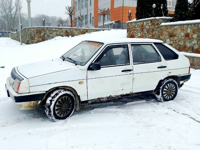 Белый ВАЗ 2109, объемом двигателя 1.3 л и пробегом 78 тыс. км за 1000 $, фото 1 на Automoto.ua