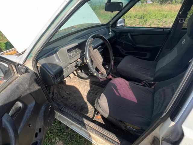 Белый ВАЗ 2109, объемом двигателя 0 л и пробегом 300 тыс. км за 671 $, фото 1 на Automoto.ua