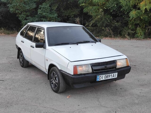 Белый ВАЗ 2109, объемом двигателя 1 л и пробегом 150 тыс. км за 1005 $, фото 1 на Automoto.ua