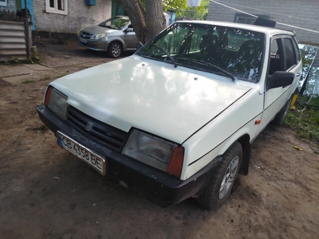 Белый ВАЗ 2109, объемом двигателя 1.5 л и пробегом 200 тыс. км за 605 $, фото 1 на Automoto.ua