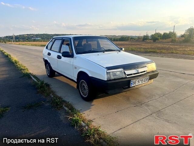 Белый ВАЗ 2109, объемом двигателя 1.3 л и пробегом 150 тыс. км за 1150 $, фото 1 на Automoto.ua