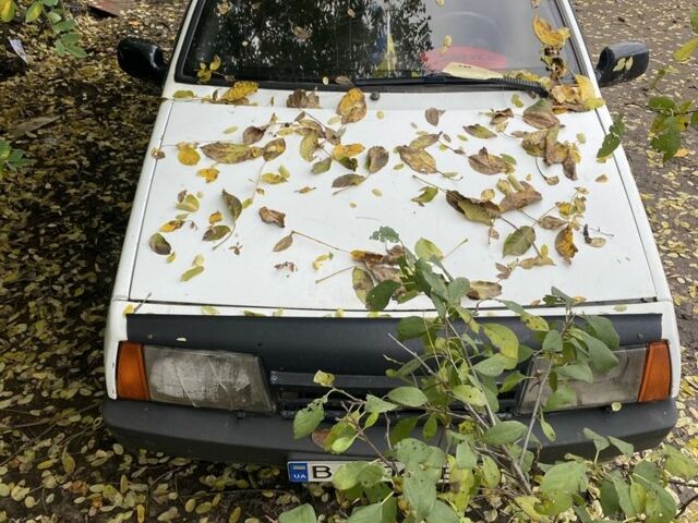 Белый ВАЗ 2109, объемом двигателя 1.3 л и пробегом 100 тыс. км за 600 $, фото 1 на Automoto.ua