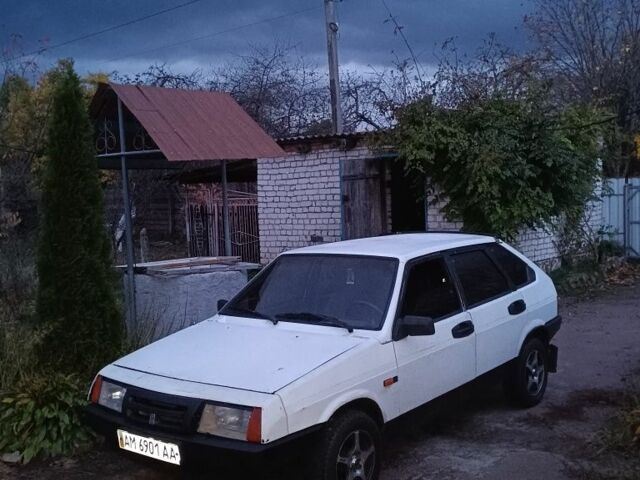 Белый ВАЗ 2109, объемом двигателя 1 л и пробегом 99 тыс. км за 600 $, фото 1 на Automoto.ua