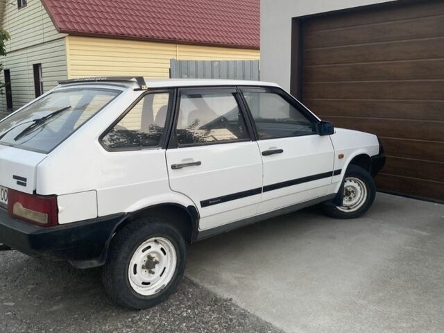 Белый ВАЗ 2109, объемом двигателя 1.6 л и пробегом 1 тыс. км за 1250 $, фото 1 на Automoto.ua