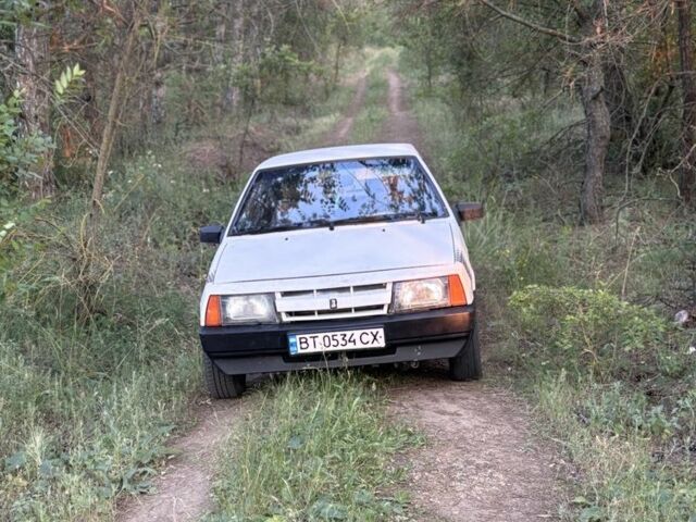 Белый ВАЗ 2109, объемом двигателя 1.3 л и пробегом 128 тыс. км за 1400 $, фото 1 на Automoto.ua
