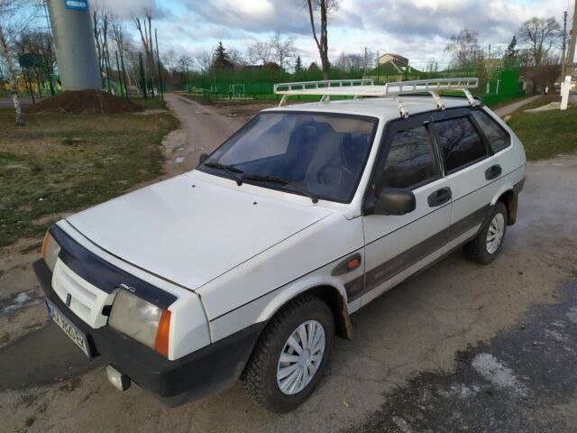 Белый ВАЗ 2109, объемом двигателя 1.5 л и пробегом 62 тыс. км за 1650 $, фото 1 на Automoto.ua