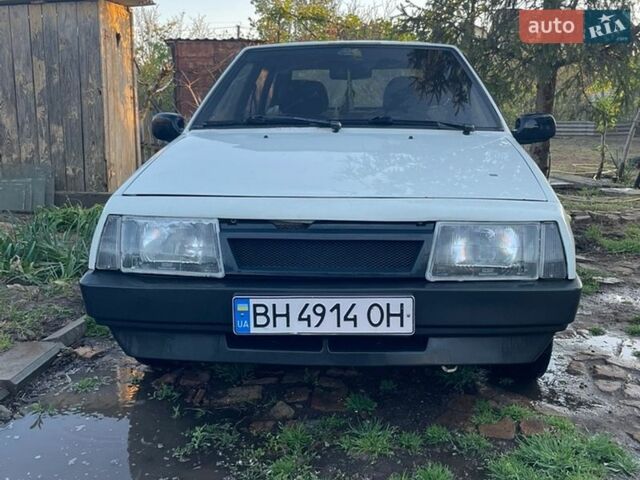 Белый ВАЗ 2109, объемом двигателя 1.1 л и пробегом 289 тыс. км за 850 $, фото 1 на Automoto.ua