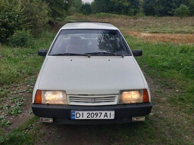 Белый ВАЗ 2109, объемом двигателя 1.3 л и пробегом 109 тыс. км за 650 $, фото 1 на Automoto.ua