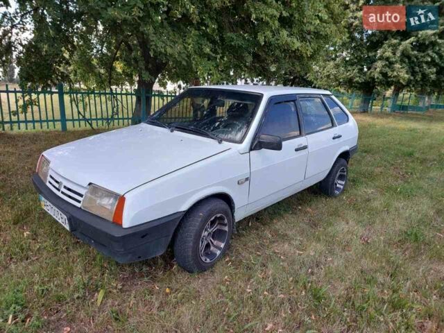 Белый ВАЗ 2109, объемом двигателя 1.5 л и пробегом 518 тыс. км за 1800 $, фото 1 на Automoto.ua